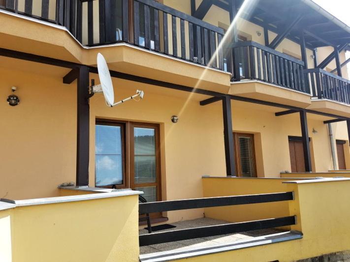 דונובאלי Apartmanovy Dom Magura מראה חיצוני תמונה